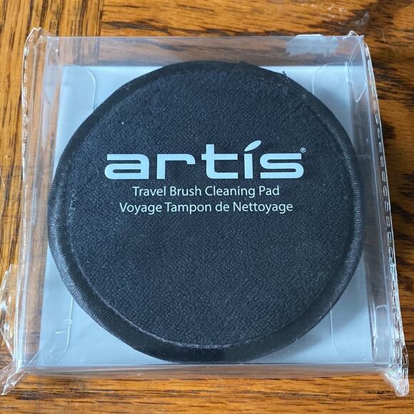 Artis elite collection circle 1R brush in black finish and Artis cleaning pad - Picture 7 of 7
